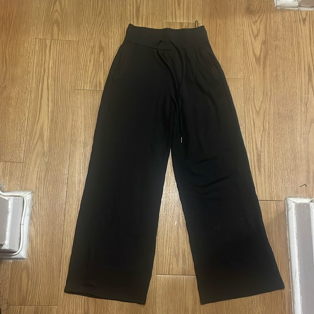 Size XS - The Group by Babaton Sweat pants